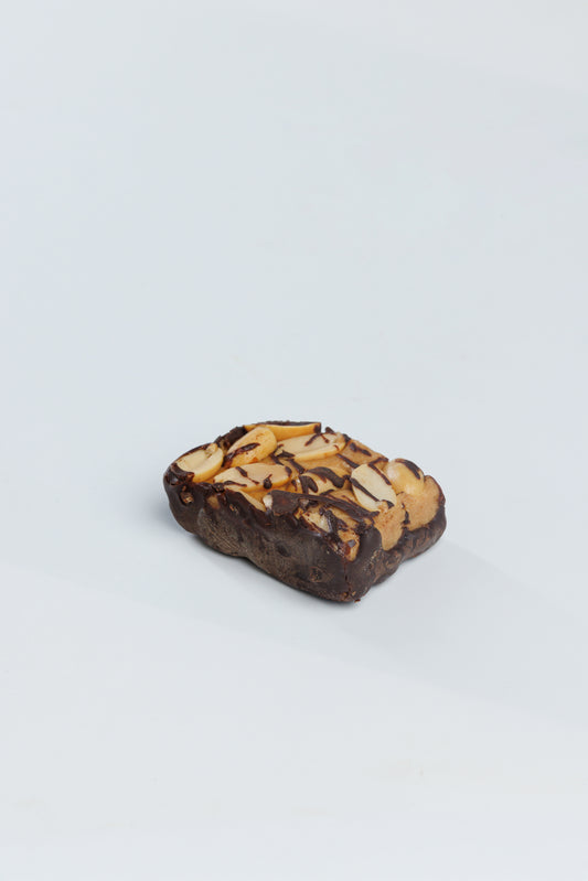 Peanut caramel chocolate bites