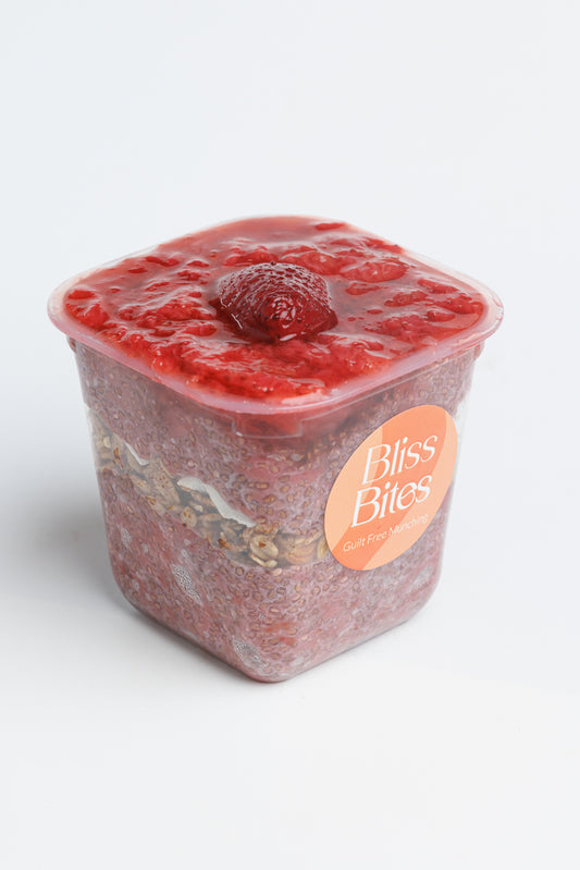 Strawberry chia seeds pudding