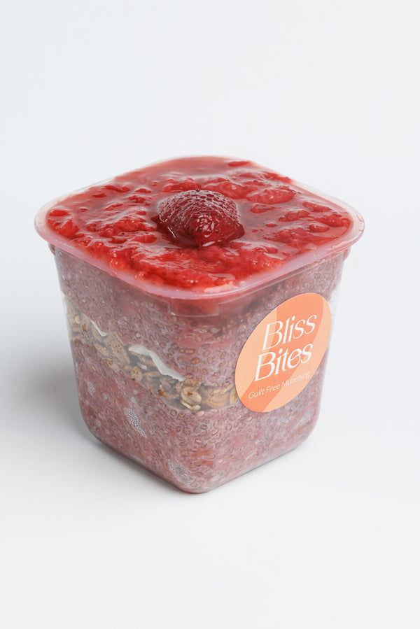 Strawberry chia seeds pudding